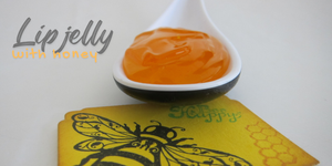 Lip jelly with honey